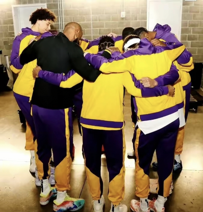 球员战术默契紧密,团队配合出色的简单介绍 球员战术默契紧密,团队配合出色的简单介绍