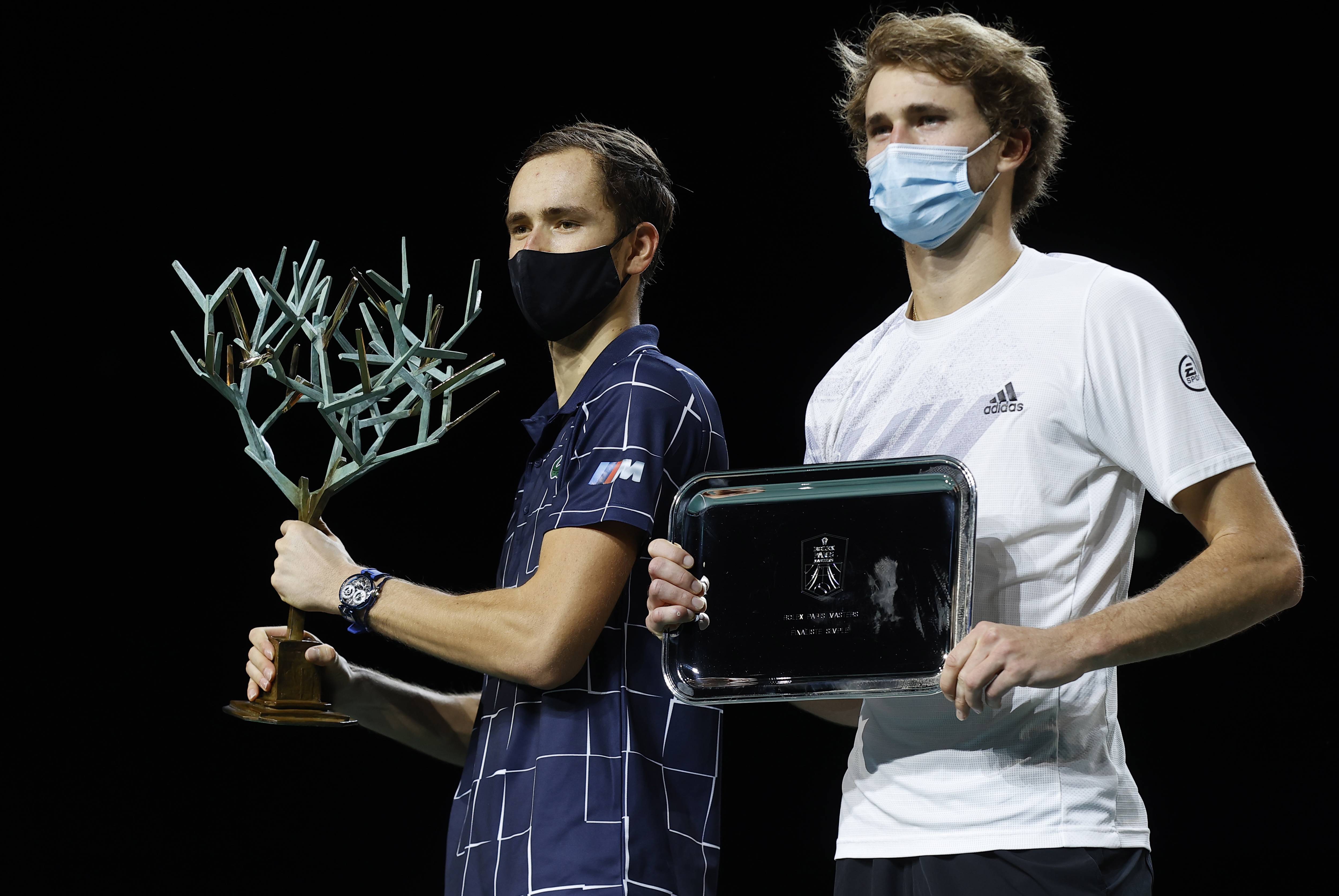 华体会登陆-日本网球队鏖战西班牙网球队，梅德韦杰夫制霸全场的简单介绍