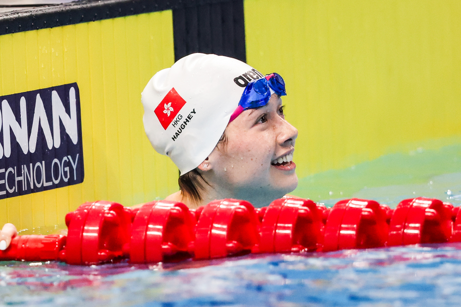 法国游泳选手飘然出世,夺得冠军头衔 法国游泳选手飘然出世,夺得冠军头衔